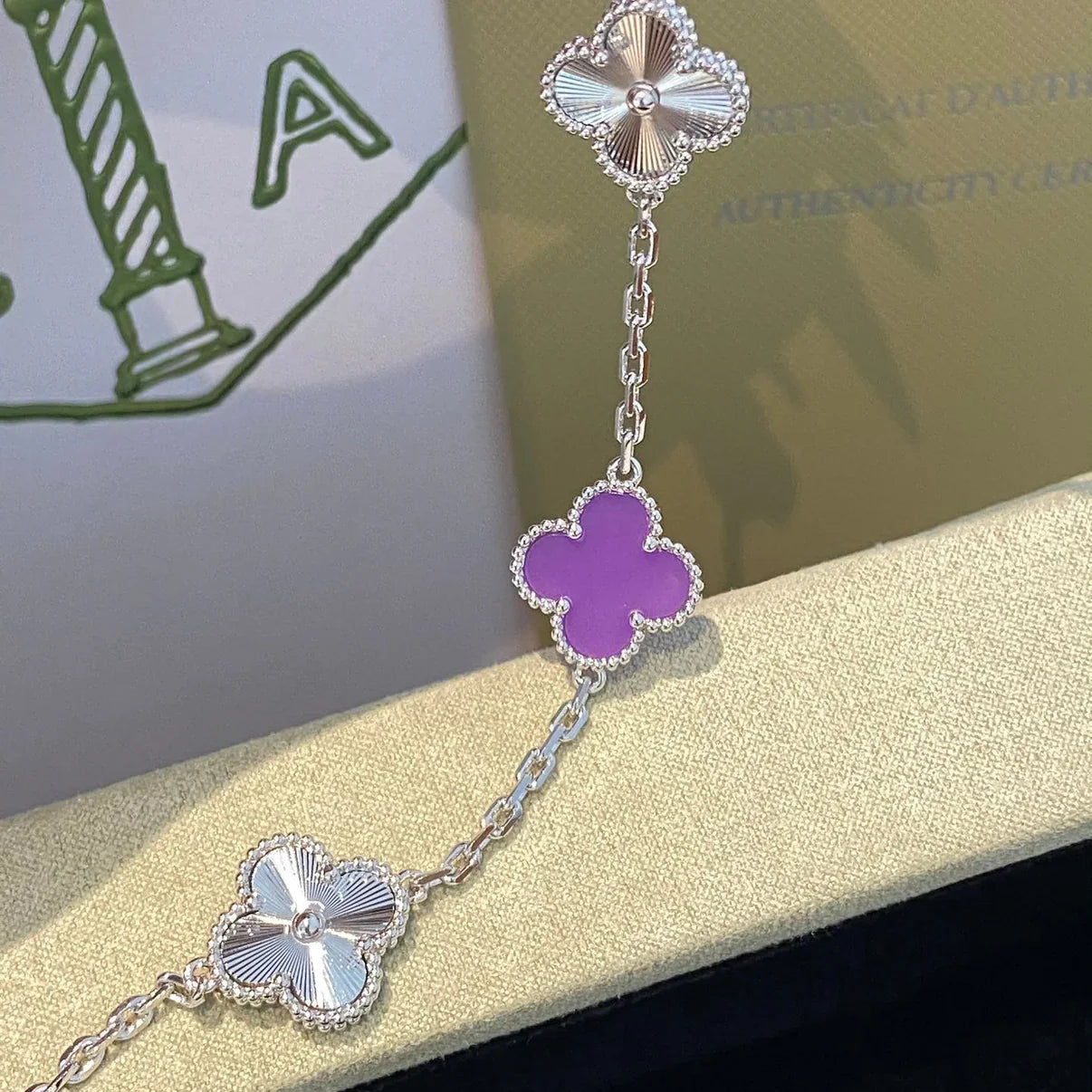 [Mystic] CLOVER 5 MOTIF VIOLET BRACELET COLLECTION