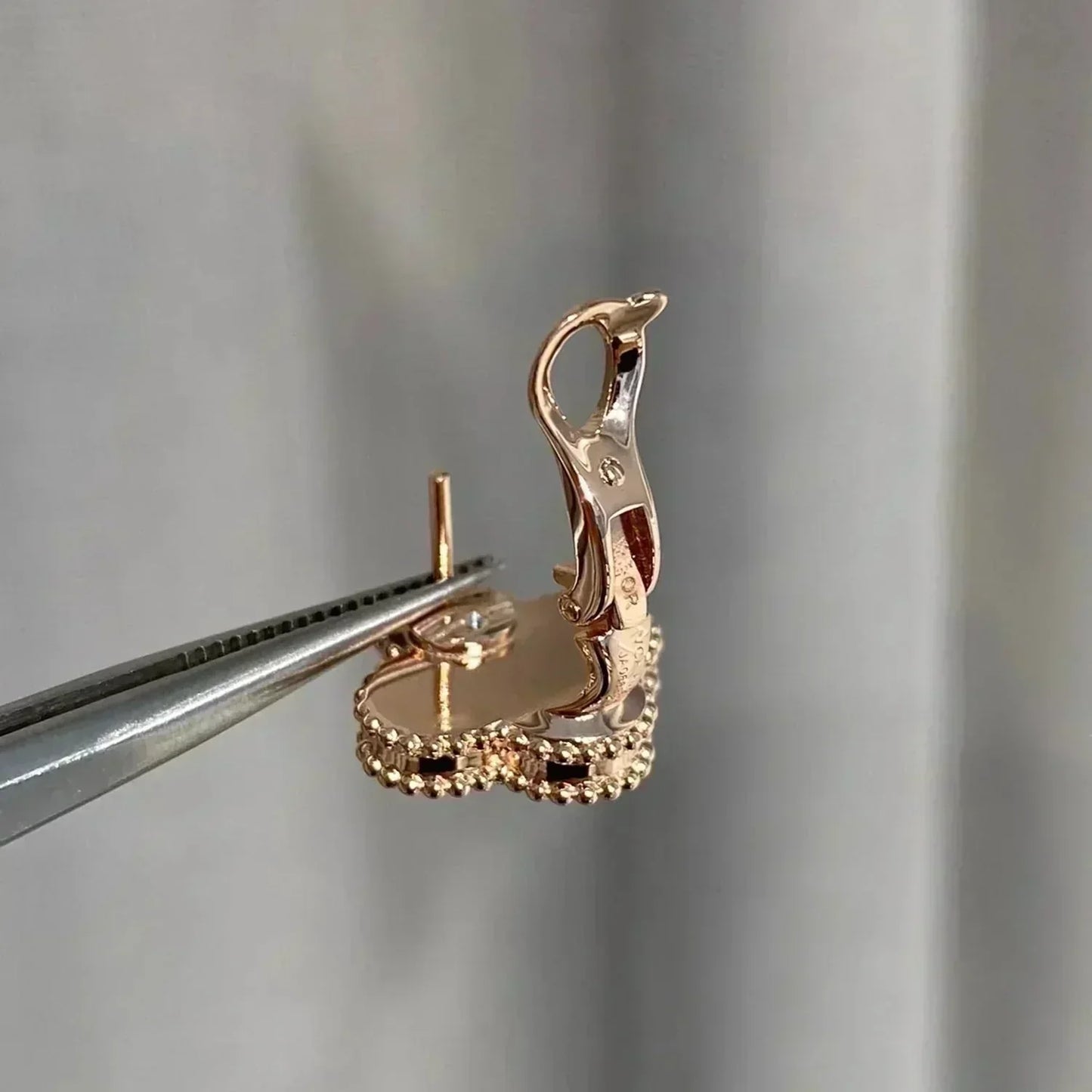 [Mystic]CLOVER MEDIUM 1 MOTIFS  PINK MOP DIAMOND EARRINGS