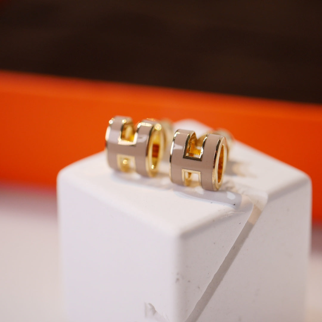 [Mystic]MINI POP H GOLD EARRINGS GREY