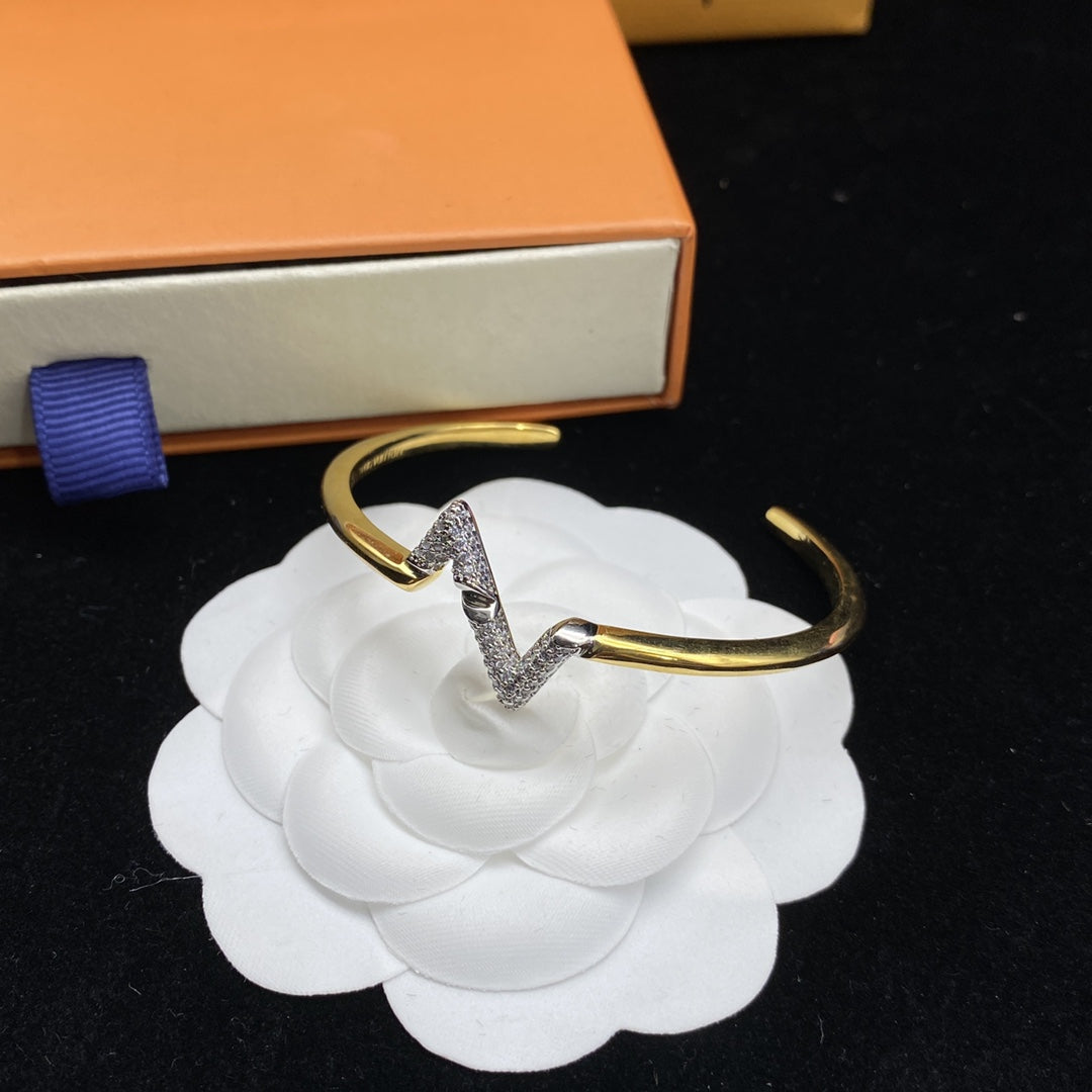 [Mystic]VOLTE UPSITE DOWN DIAMOND GOLD OPEN BRACELET