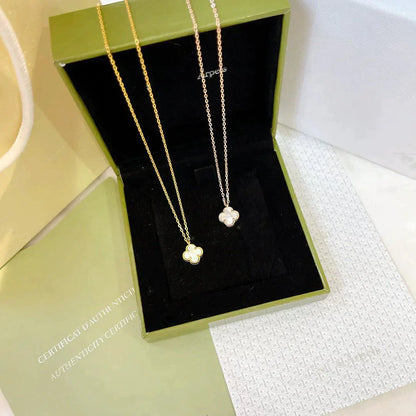 [Mystic]CLOVER MINI 9.5MM WHITE MOTHER-OF-PEARL NECKLACE