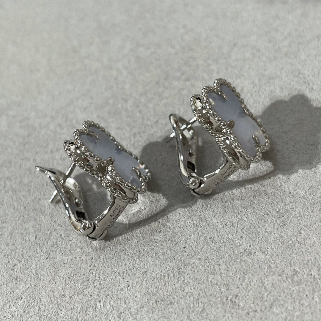 [Mystic]CLOVER CHALCEDONY SILVER STUD EARRINGS