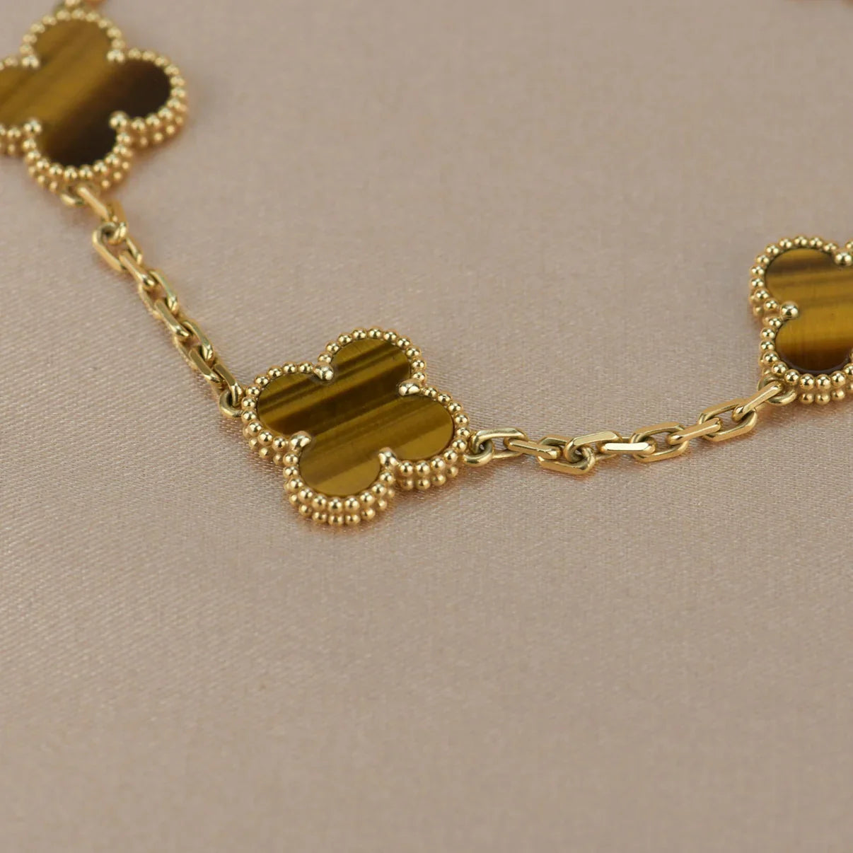 [Mystic] CLOVER 5 MOTIFS TIGER EYE BRACELET COLLECTION