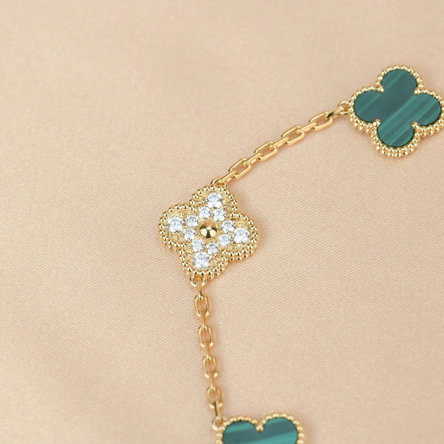 [Mystic] CLOVER 5 MOTIF MALACHITE BRACELET COLLECTION