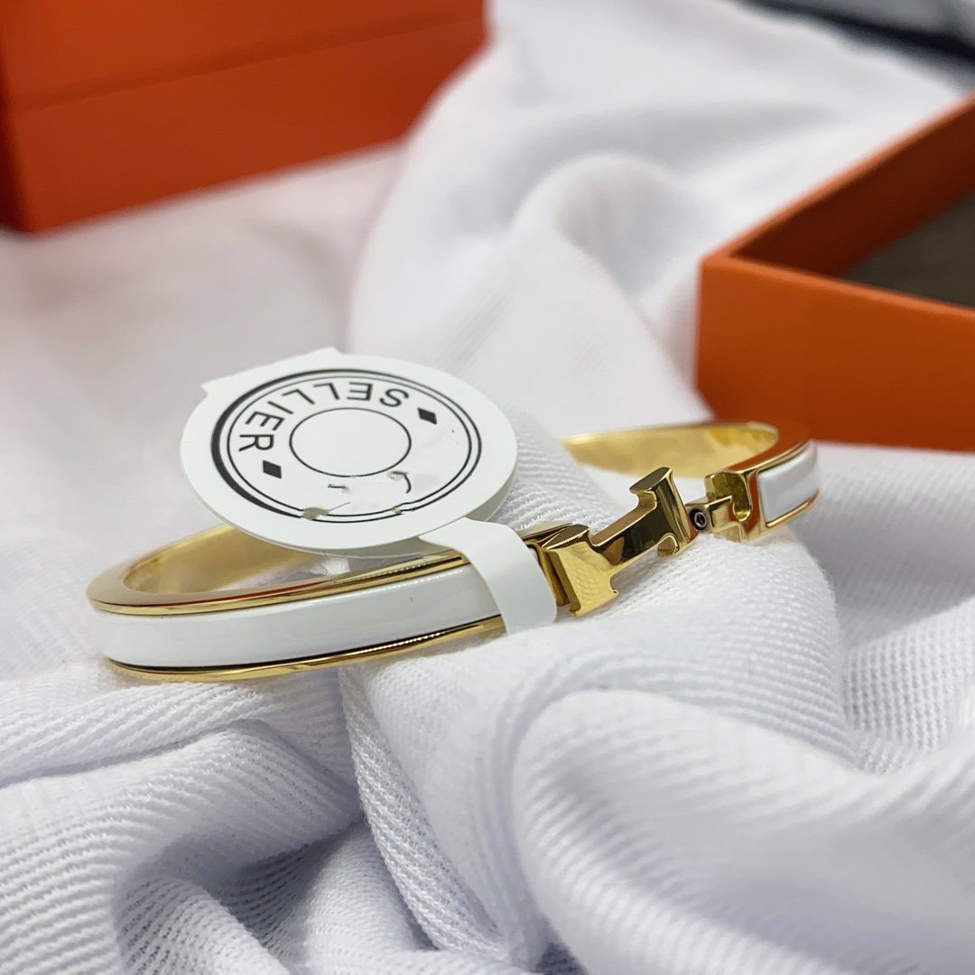 [Mystic]CLASSIC HM CLIC WHITE 8MM ENAMEL BRACELET