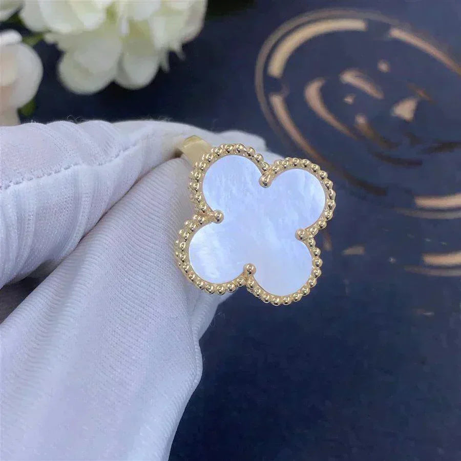 [Mystic]CLOVER WHITE MOP RING